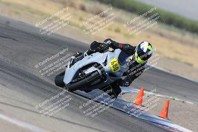 media/Aug-19-2022-TrackDaz (Fri) [[a0110a8595]]/Club Race/10am (Outside Grapevine)/